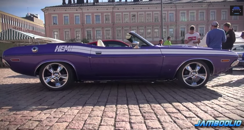 plum crazy purple 1971 Dodge Challenger 472 HEMI V8 Convertible