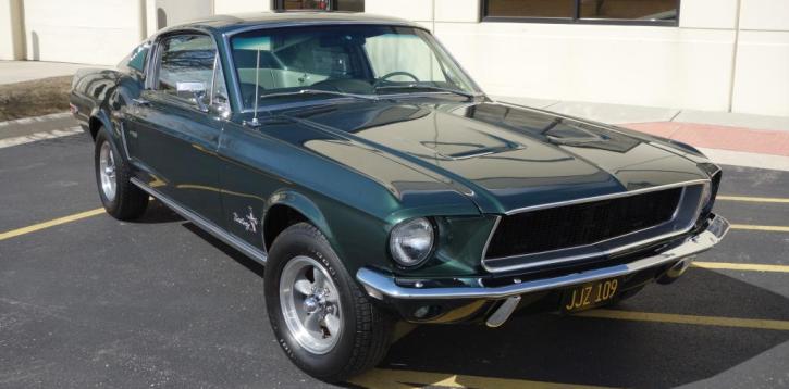 1968 Ford Mustang "Bullitt" replica