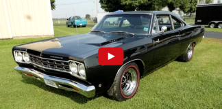 plymouth hemi roadrunner muscle car