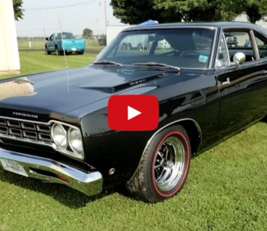 plymouth hemi roadrunner muscle car
