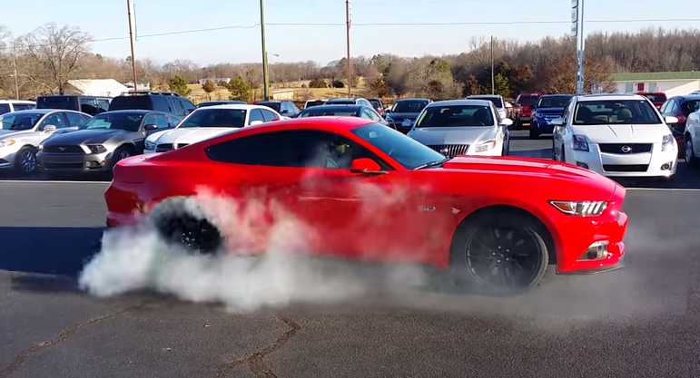 2015 ford mustang gt burnout