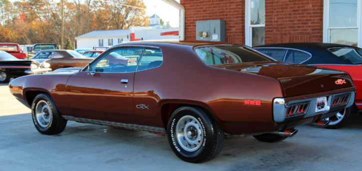 1971 plymouth gtx in autumn bronze