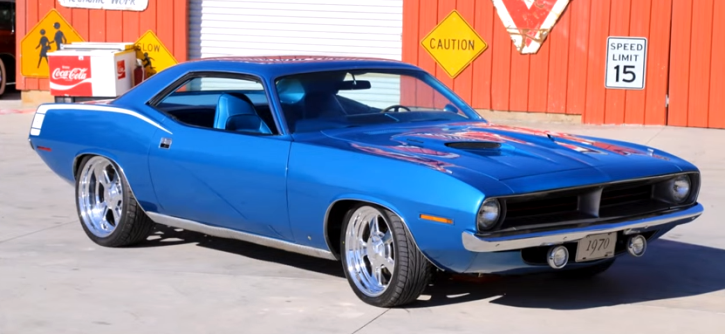 restomodded 1970 plymouth hemi cuda