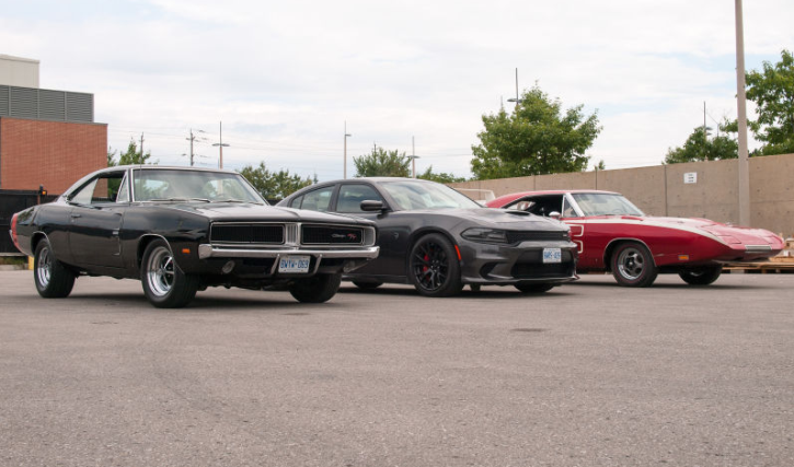 1969 hemi charger vs charger daytona vs dodge hellcat