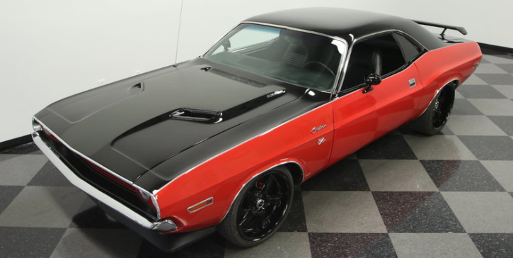 custom 1970 dodge challenger 6.1 liter hemi