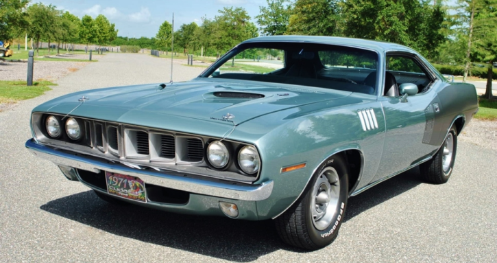 restored 1971 plymouth cuda up close