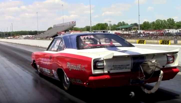 b1 headed plymouth gtx big block drag racing