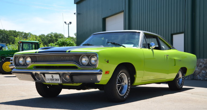 Lime Light 1970 Plymouth Hemi Road Runner 4 Speed Hot Cars