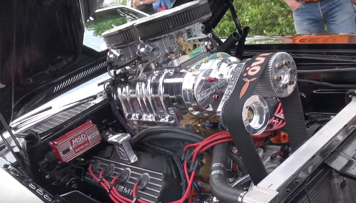 hemi powered mopars race