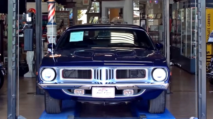 test driving 1972 Plymouth Cuda 440