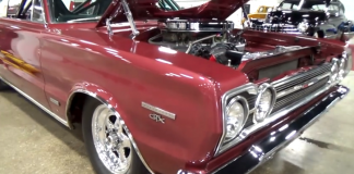Plymouth belvedere gtx ray barton hemi v8