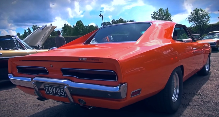 1970 dodge charger modern hemi engine