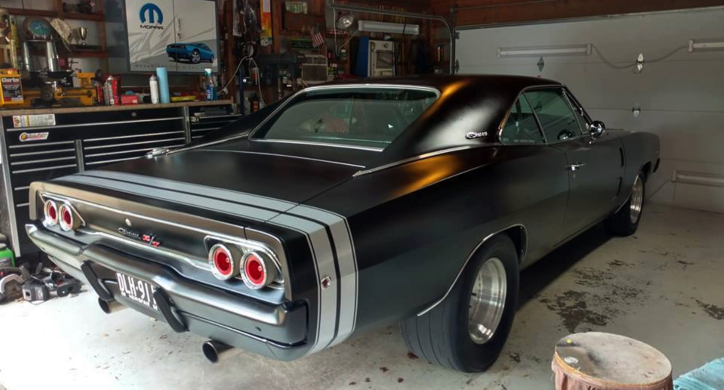 black 1968 dodge chrger r/t build