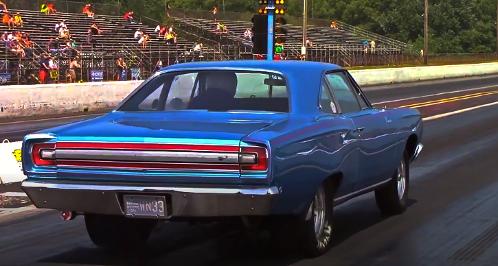 plymouth road runner drag racing