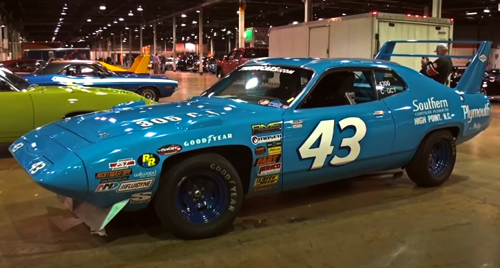 1971 plymouth superbird nascar race car