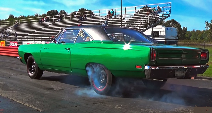 a12 road runner vs tri power gto 1/4 mile race