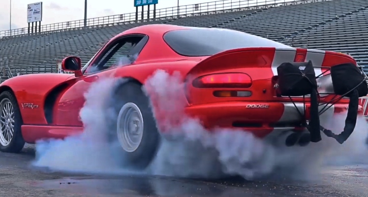 dodge viper gts drag racing