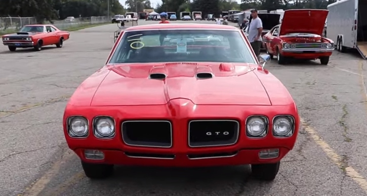 plymouth cuda 440 vs pontiac gto 455