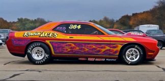 modern dodge hemi challenger drag racing