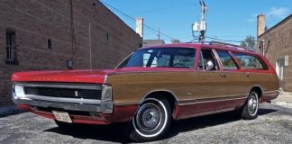 big block 1970 plymouth sport suburban wagon