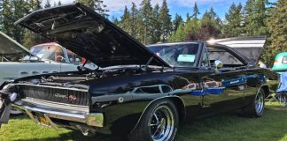 black on black 1968 dodge charger r/t