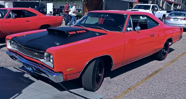 a12 super bee vs ss camaro drag race