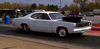 1970 plymouth duster drag racing
