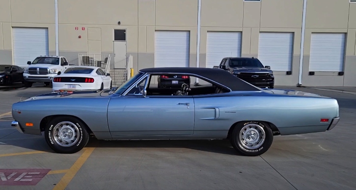 1970 plymouth road runner 440 v8