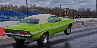 1970 dodge hemi challenger drag racing