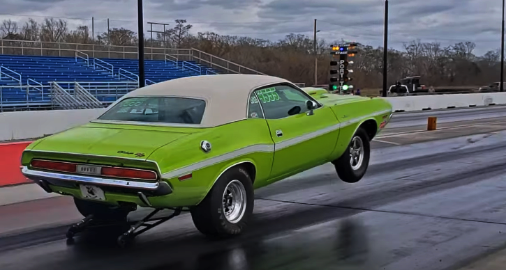 1970 dodge hemi challenger drag racing