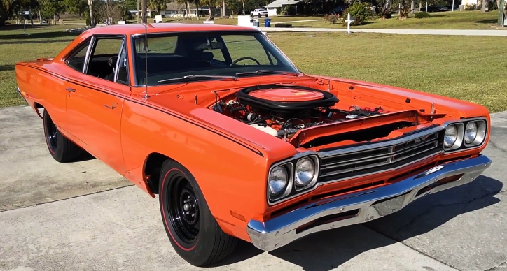 a12 plymouth road runner in tor red