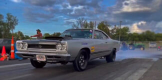 stick shift plymouth gtx 440 drag racing
