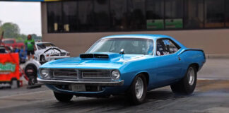 1970 plymouth cuda drag racing