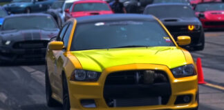 stick shift gen 7 dodge charger drag racing