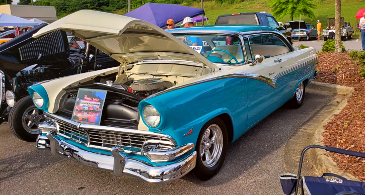 1956 ford fairlane victoria 2 door hardtop