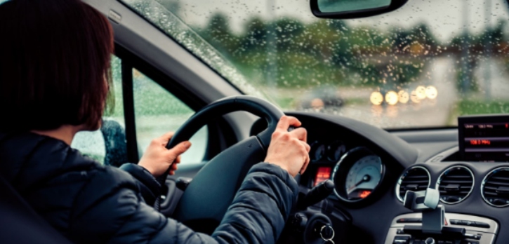 how to be safe driving in wet weather