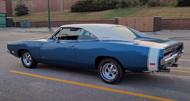 1969 dodge charger v8 sound