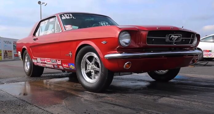 Super Stock High RPM 1965 Ford Mustang Banging Gears