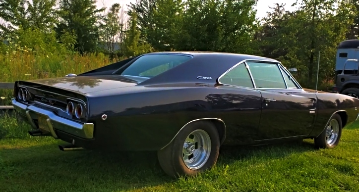 1968 dodge hemi charger r/t