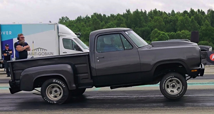 440 dodge stepside truck drag racing