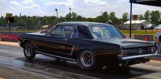 1965 ford mustang drag racing