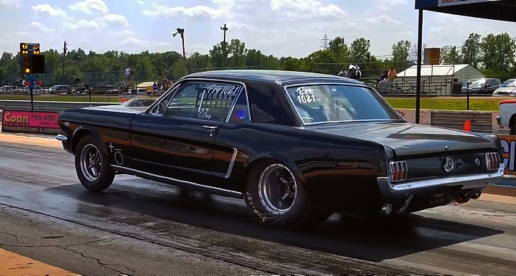 1965 ford mustang drag racing