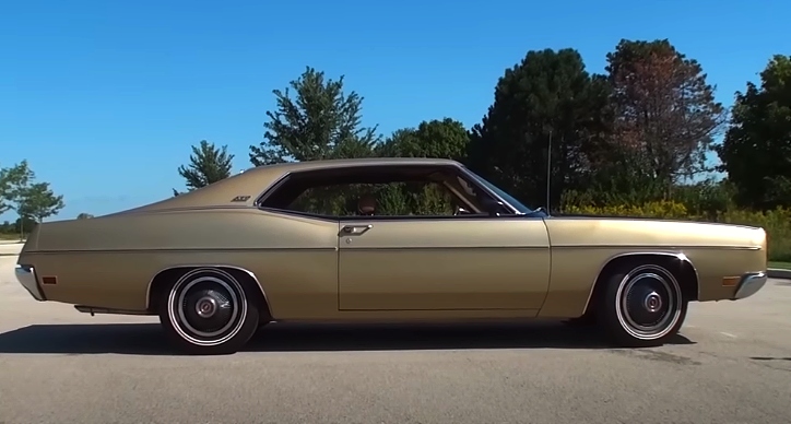 1970 ford xl sportsroof two tone paint