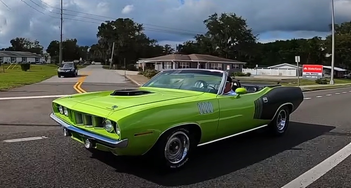 1971 plymouth hemi cuda ride along