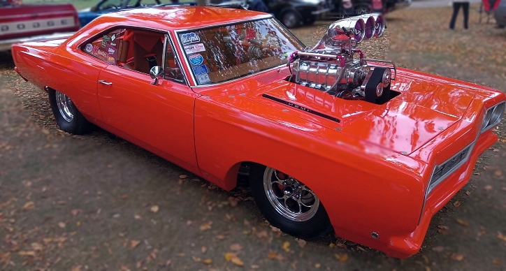 supercharged hemi 68 road runner street car