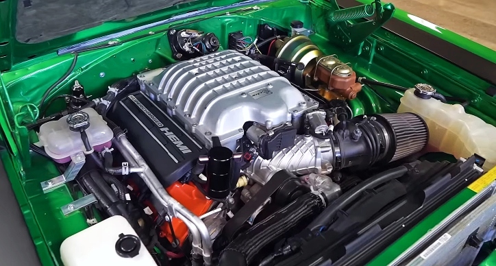 hellcat swapped '69 road runner engine